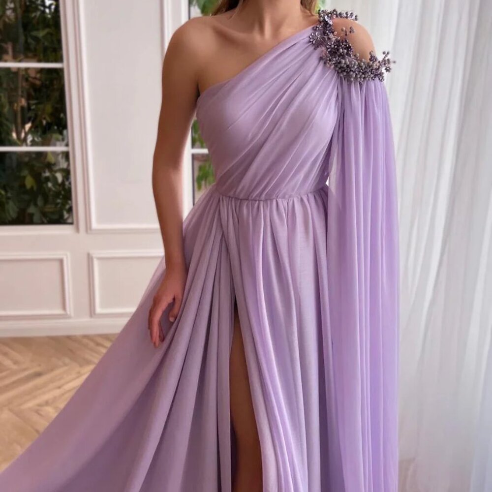 Teuta Matoshi Lady in Lavender Gown, Sz 20, Purple